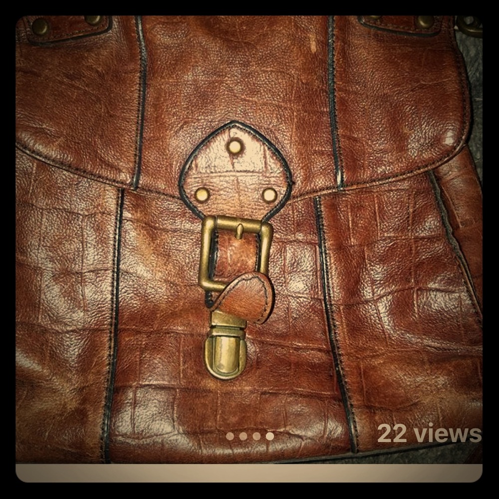 Like new Fossil crossbody. It’s beautiful.